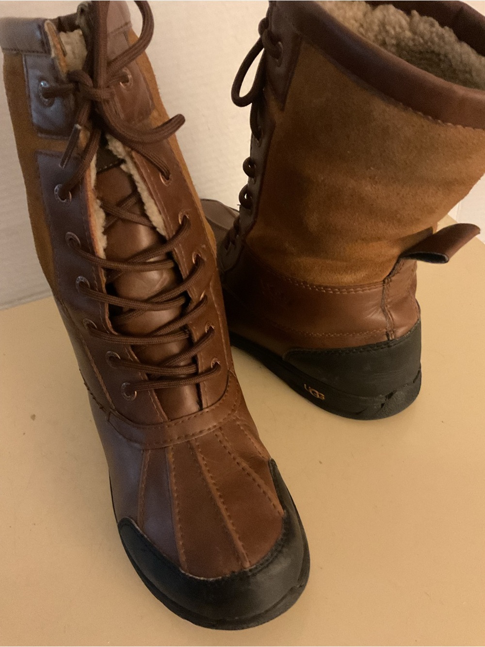 UGG Women's Brown Leather & Suede Butte Lace-Up Insulated Boots US 7.5